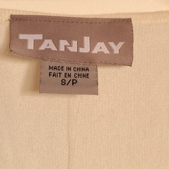 Light tank top. Still had the tags - Picture 3 of 4